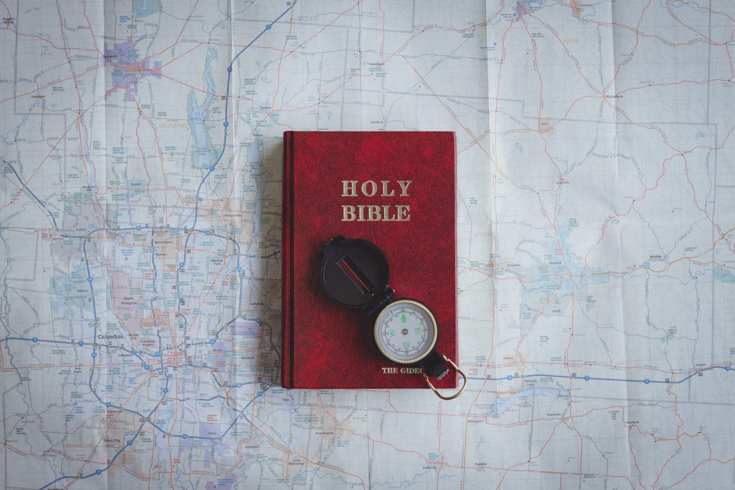 alex-grodkiewicz-Bible-map-unsplash