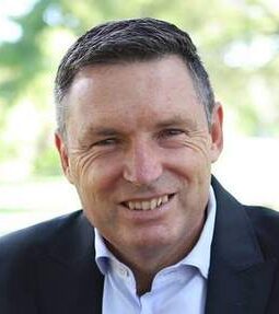 Lyle Shelton