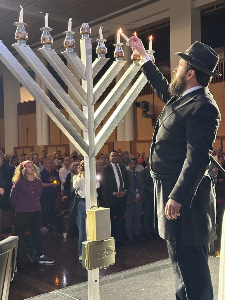 Rabbi Feldman Manora