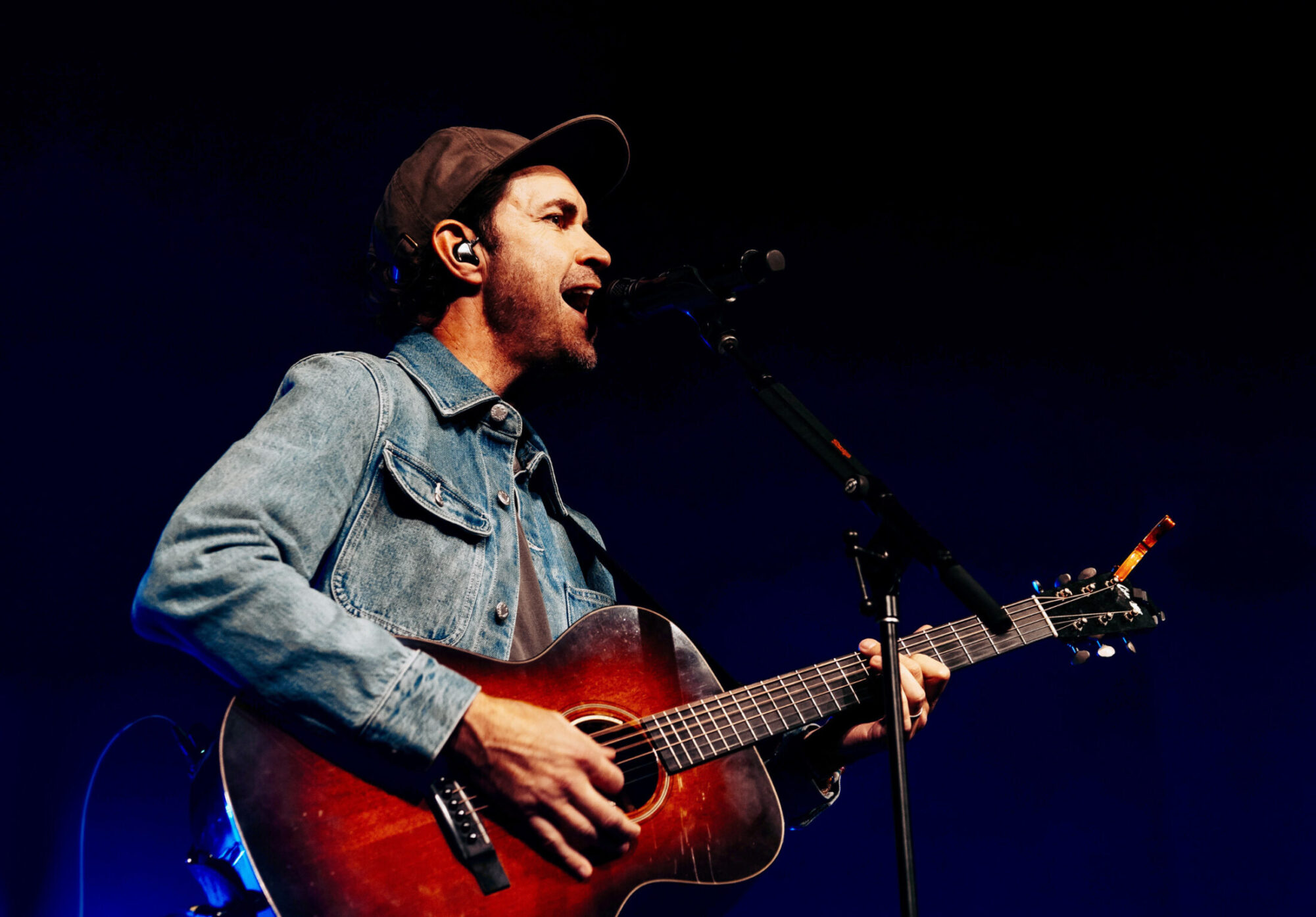 Nathan Tasker on stage scaled