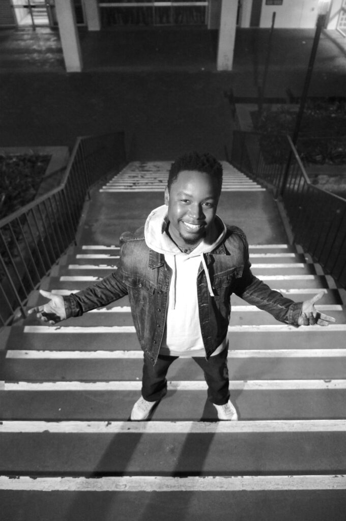 Victor's latest single Love Like This has stormed the national AMRAP charts reaching as high as number 2.