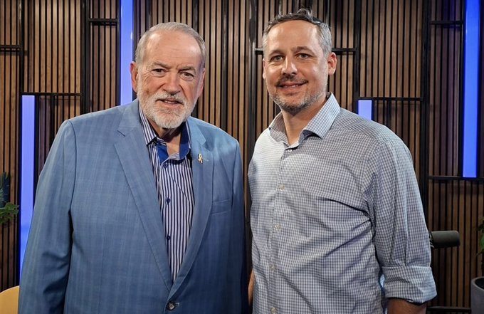 Alex Traiman with Mike Huckabee: CEO/Jerusalem Bureau Chief of Jewish News Syndicate, Alex Traiman, with US Ambassador to Israel, Mike Huckabee. Picture: X.