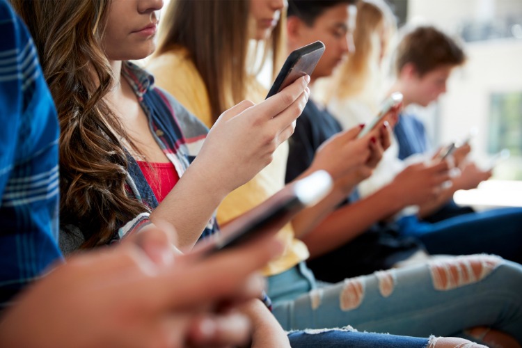 Teens Bypassing Australia’s Under-16 Social Media Ban, Peer-Reviewed Study Finds